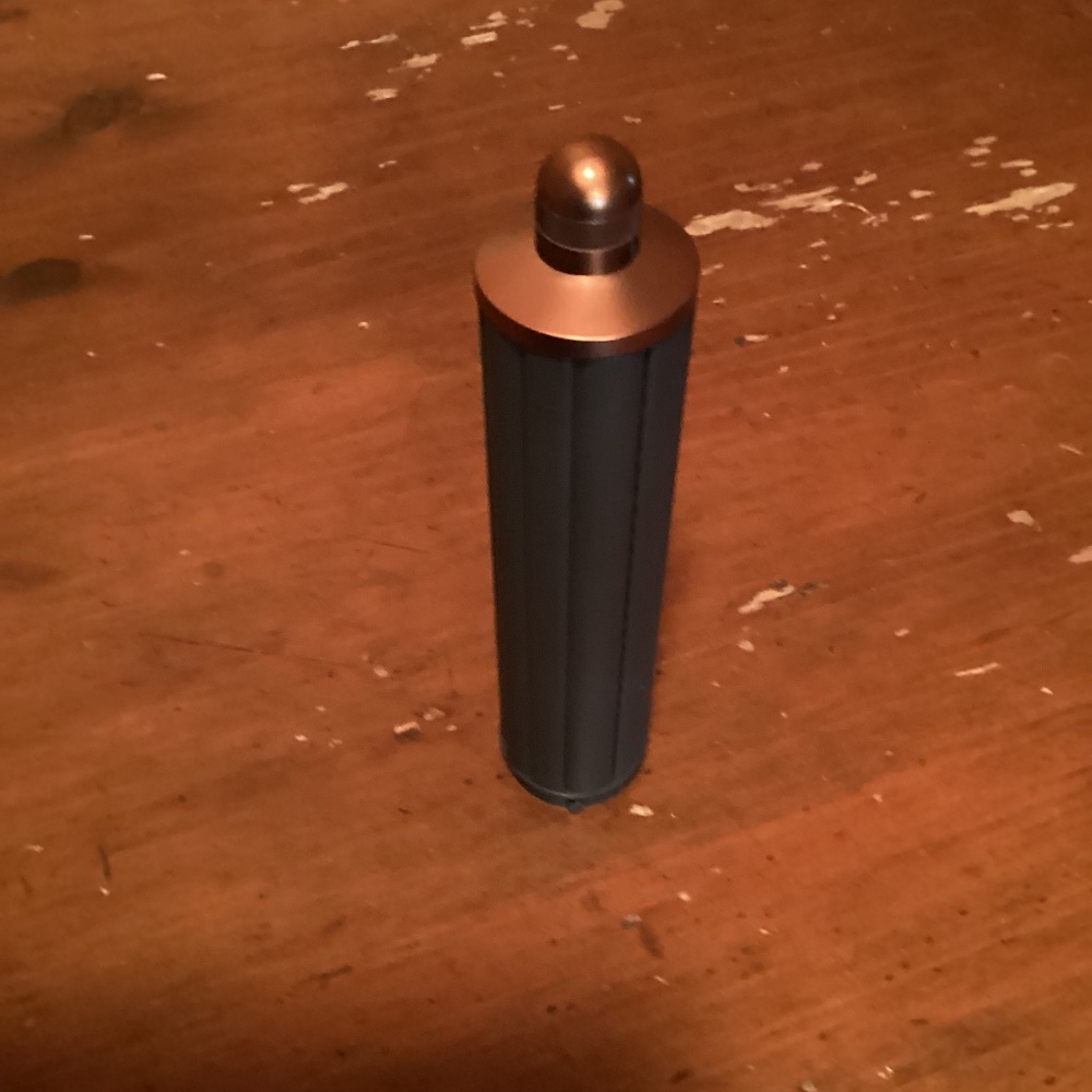 Dyson airwrap 1.6” long barrel